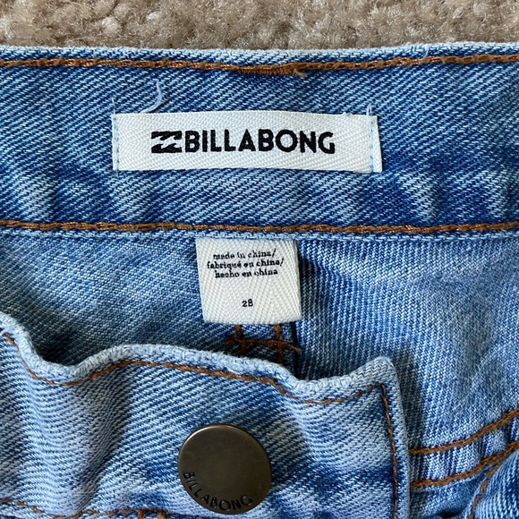 Billabong Distressed Low-Mid Rise Shorts - Picture 2 of 3